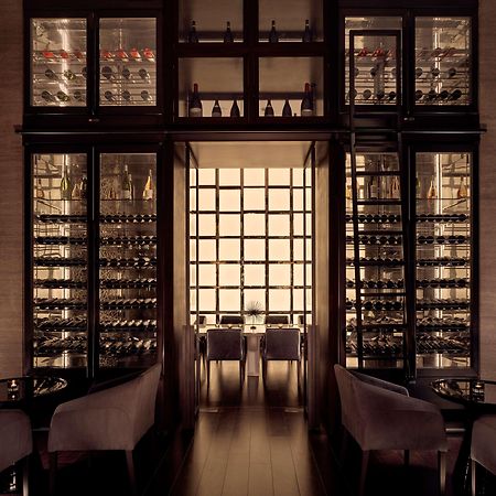 Grand Hyatt Abu Dhabi Hotel & Residences Emirates Pearl Bagian luar foto The wine room at the restaurant