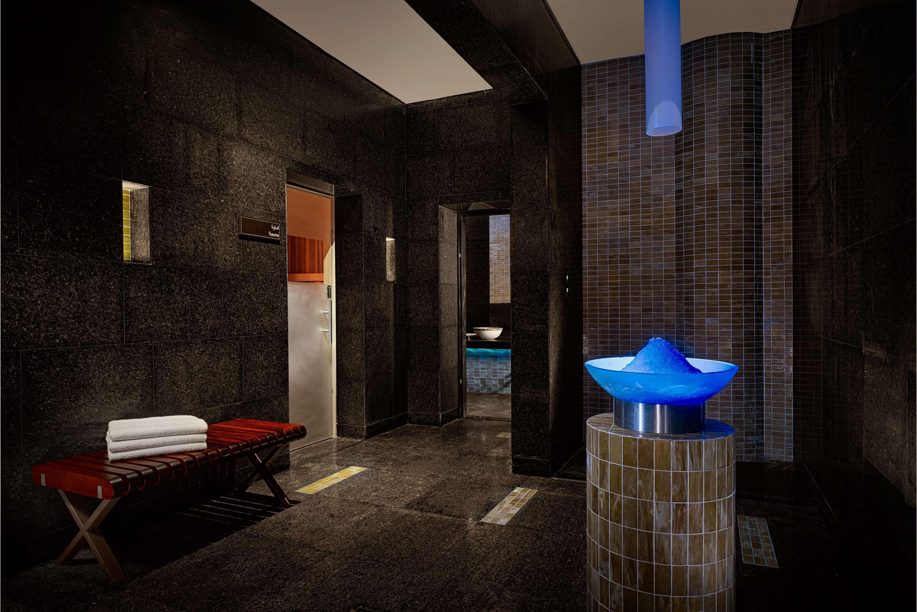 Grand Hyatt Abu Dhabi Hotel & Residences Emirates Pearl Bagian luar foto The spa at The Landmark