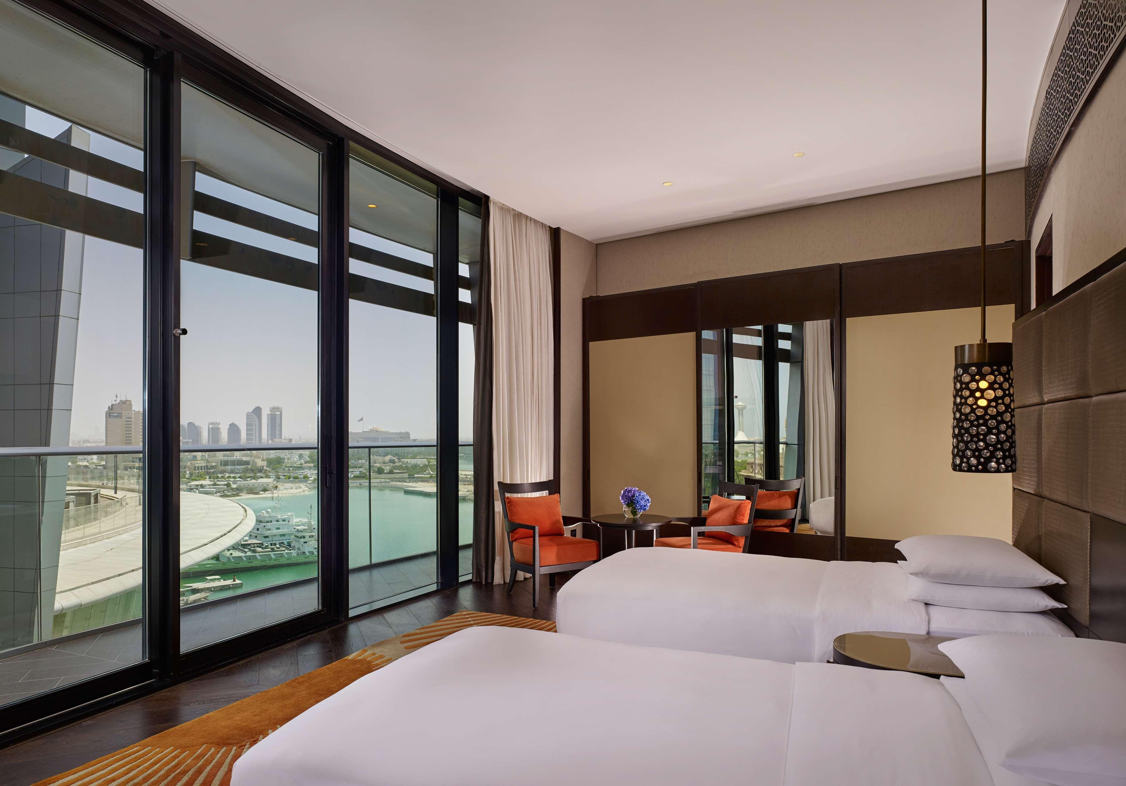 Grand Hyatt Abu Dhabi Hotel & Residences Emirates Pearl Bagian luar foto Deluxe Room