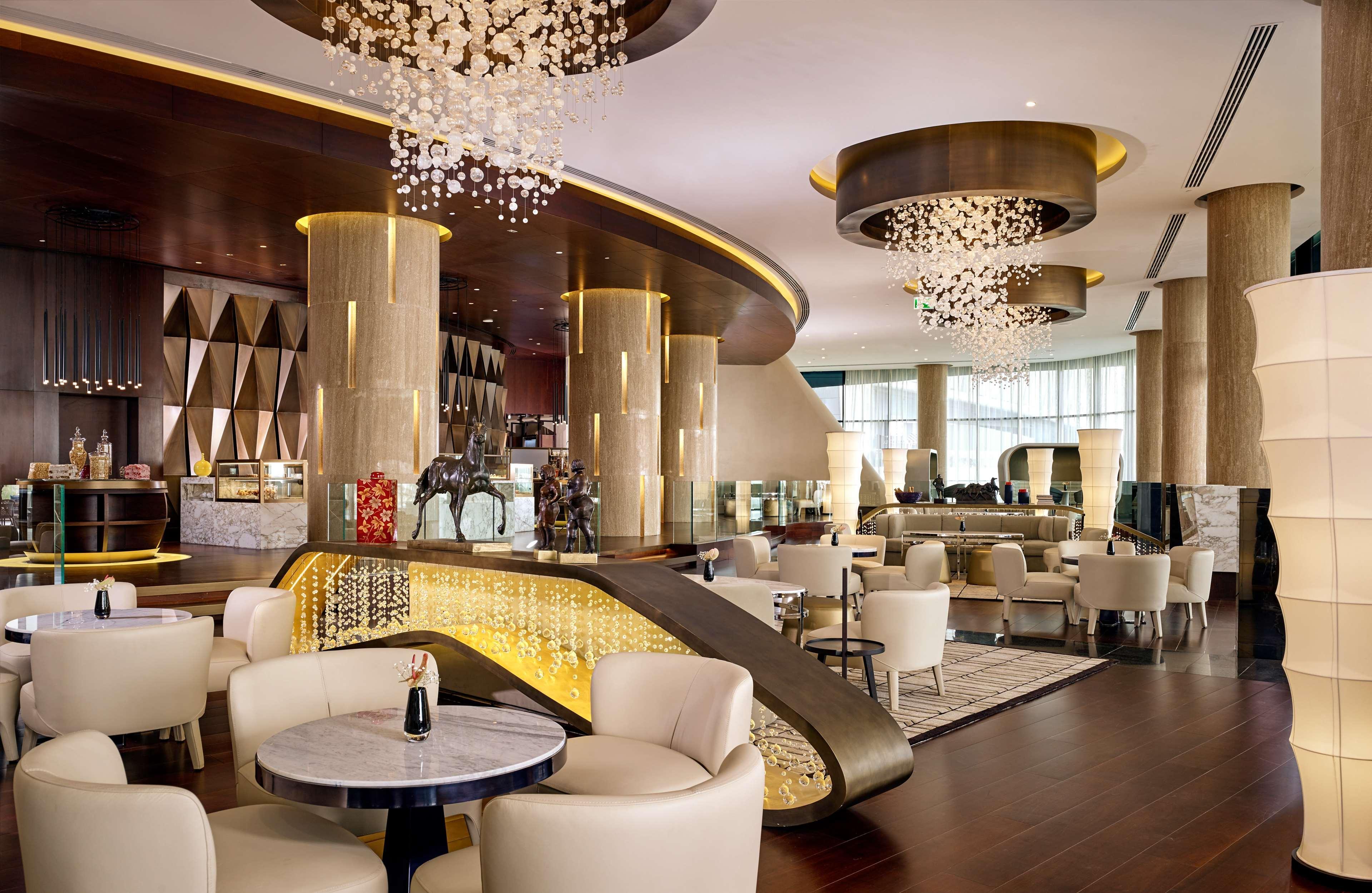 Grand Hyatt Abu Dhabi Hotel & Residences Emirates Pearl Bagian luar foto Lobby