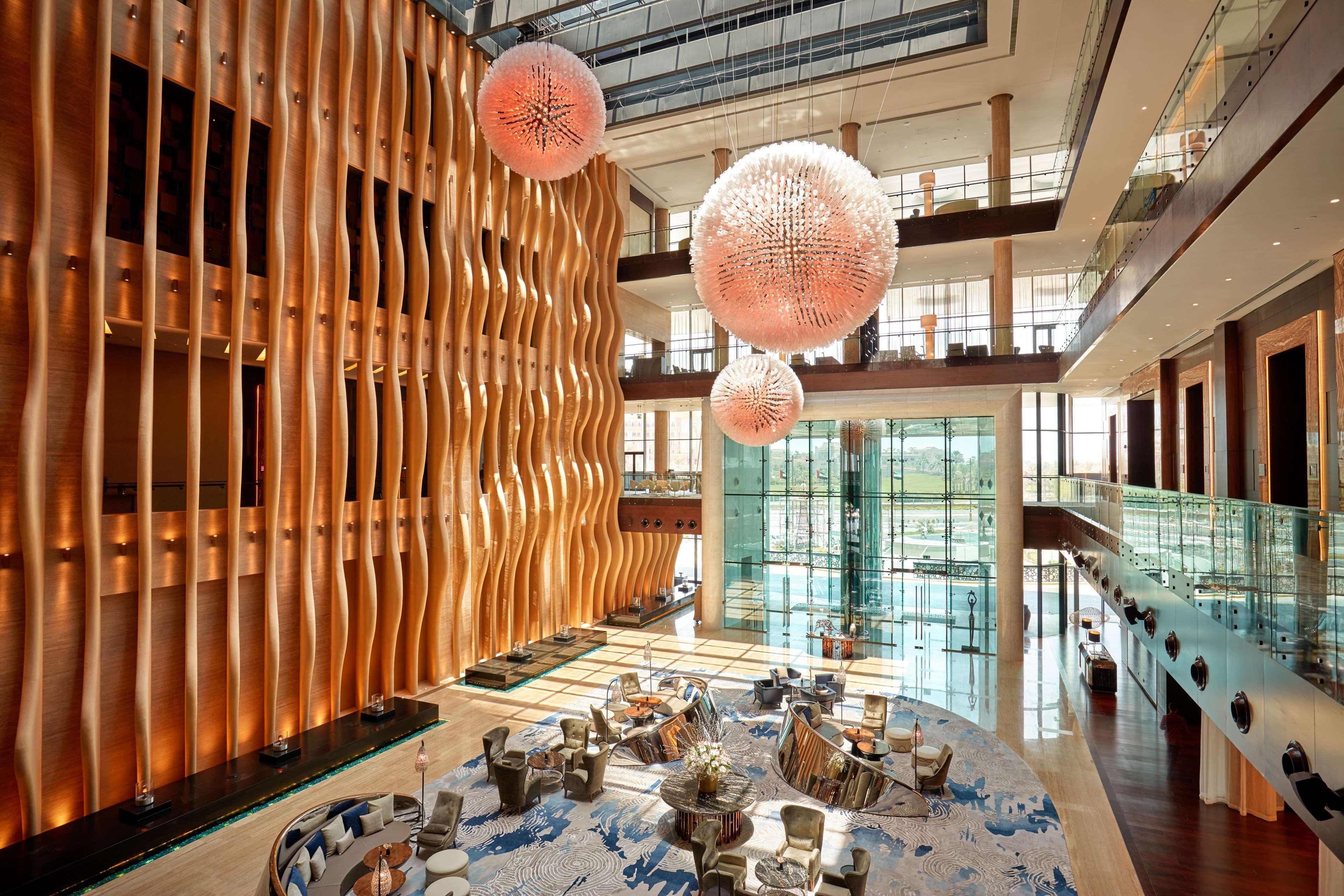 Grand Hyatt Abu Dhabi Hotel & Residences Emirates Pearl Bagian luar foto The lobby of the hotel