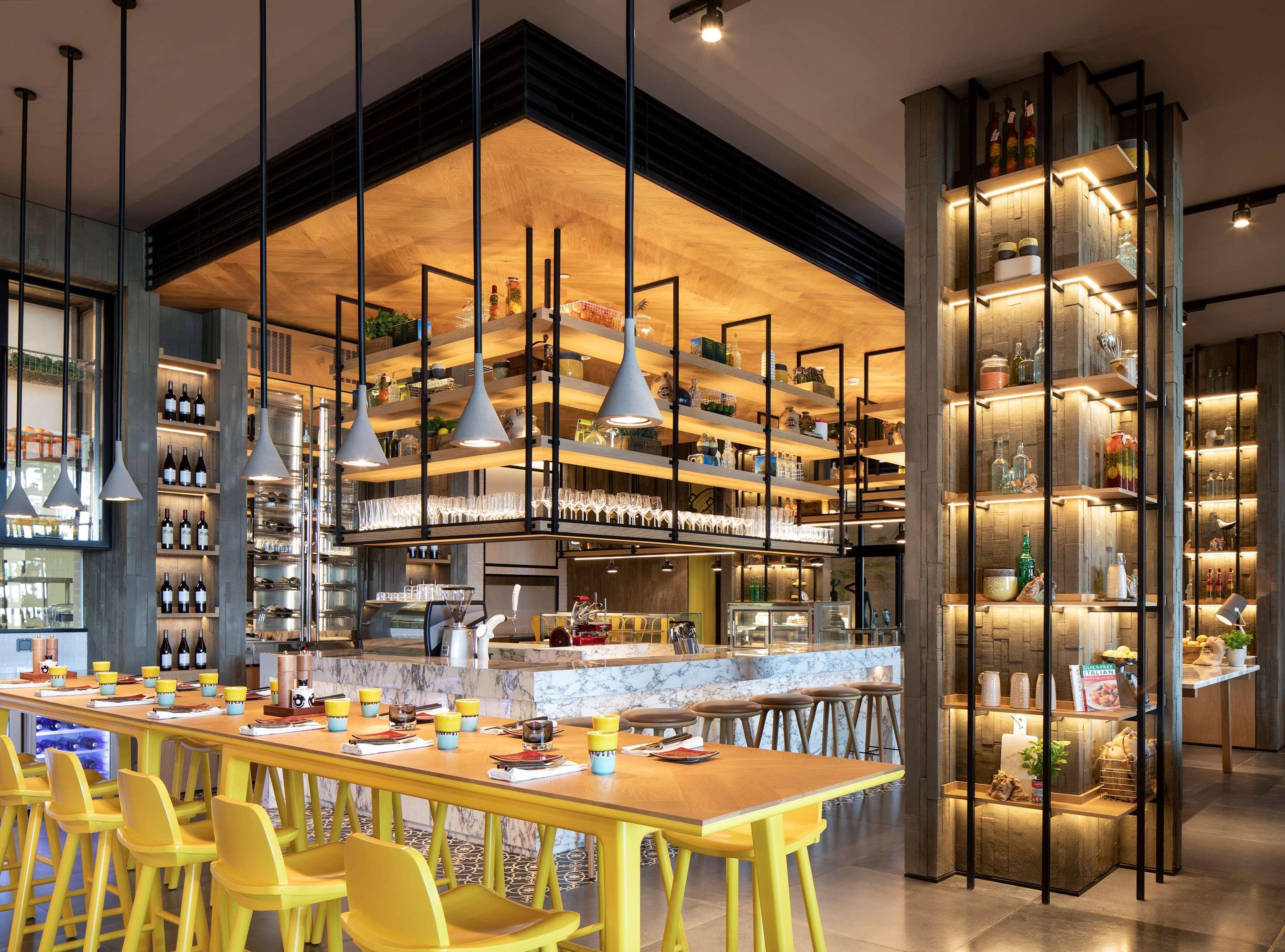 Grand Hyatt Abu Dhabi Hotel & Residences Emirates Pearl Bagian luar foto The Kitchen